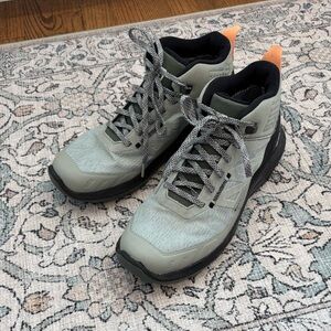 Salomon Outpulse Mid with Gore-Tex